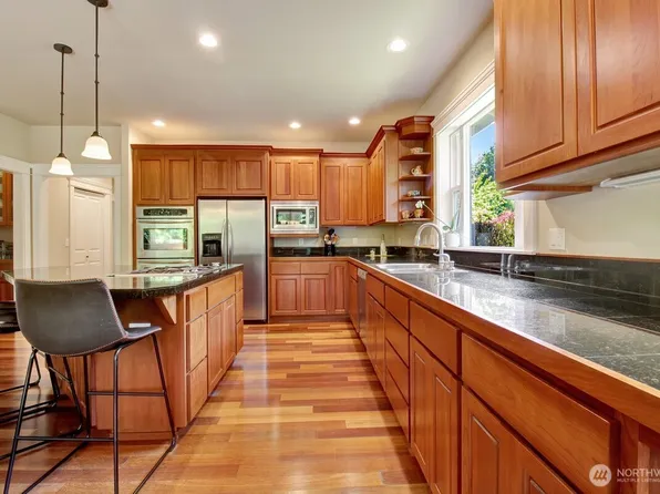 1165 Matterhorn Loop, Camano Island, WA 98282