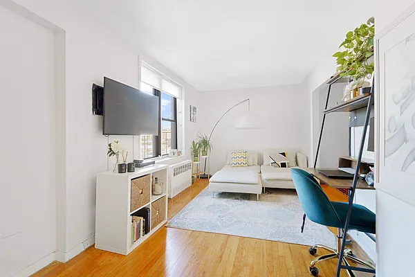 Sold by Compass | media 1