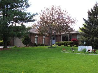4N882 White Pine Ln, St Charles, IL 60175