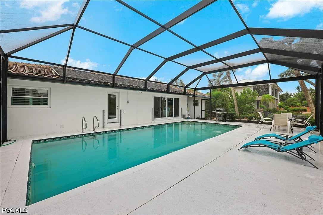 3 bed, 2.5 bath, 1306 sqft, $12,500 — Photo 3