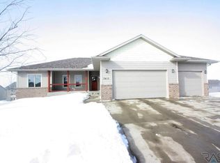2415 Ivy Cir, Tea, SD 57064