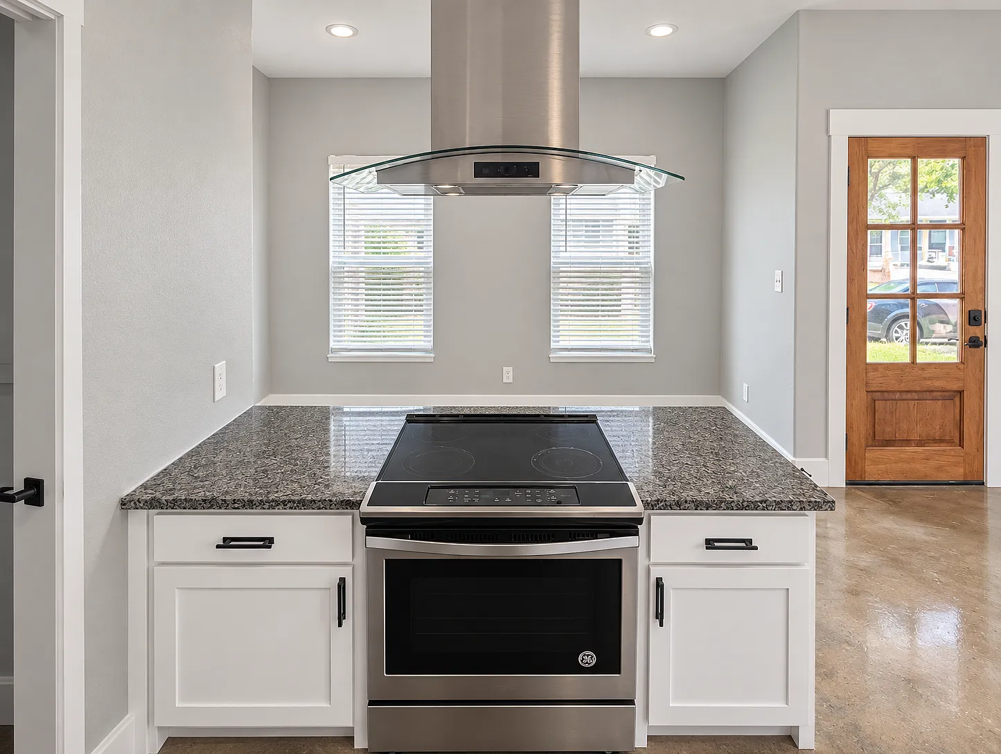 1215 Oak Drive - 103 — Photo 4