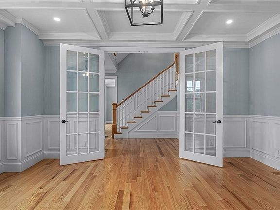 3rd image of 35 Shuttleworth Pl