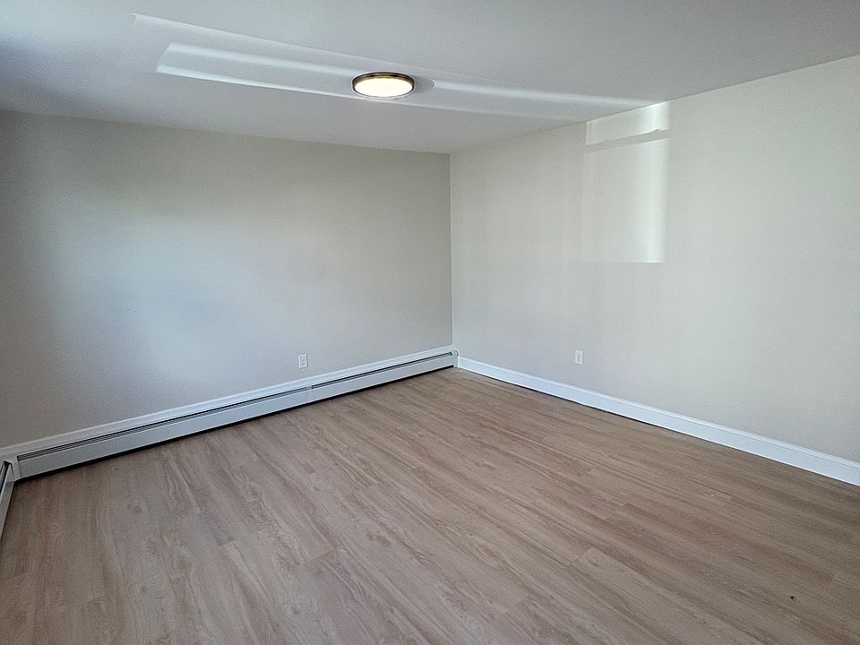 1st image of 201 Wade St APT 1