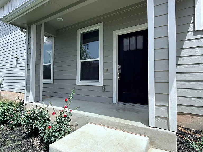 11216 Gadsen Ln — Photo 5