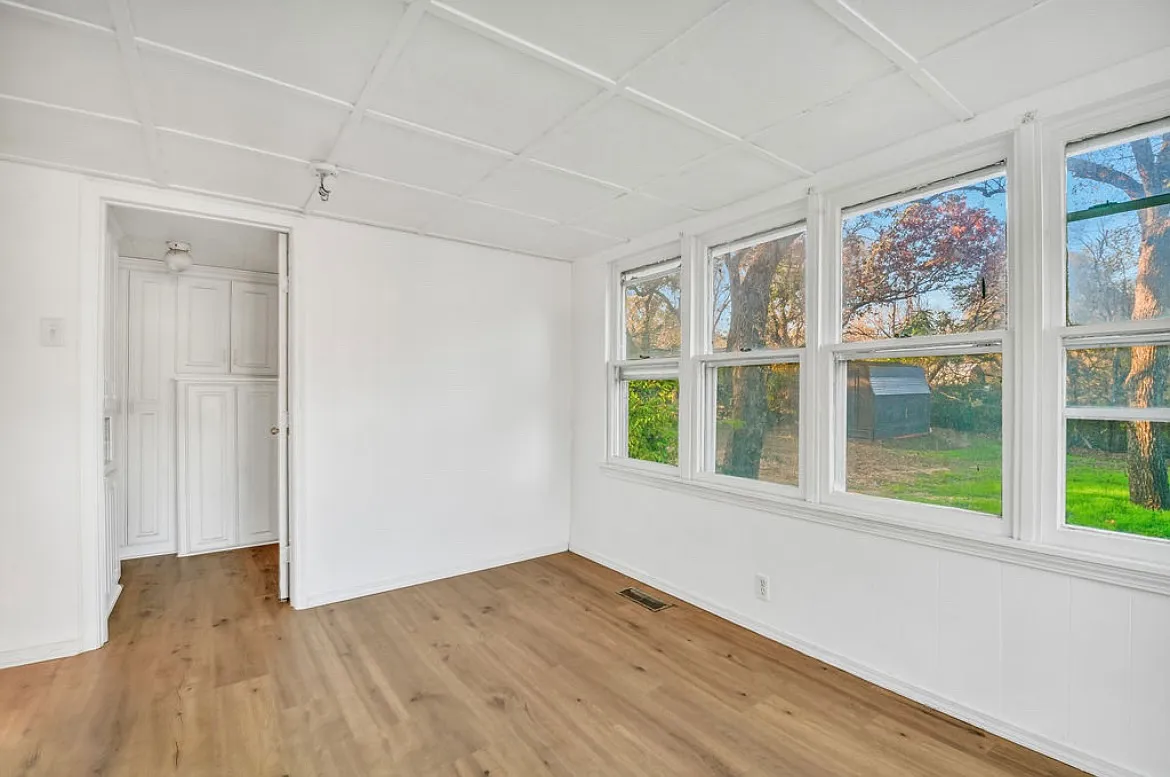7204 Foster Dr — Photo 2