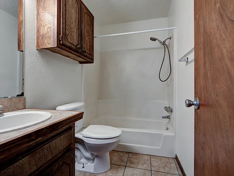 1331 Glen Oaks Ct #4 — Photo 30