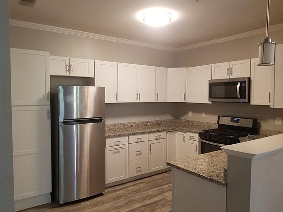 5th image of 2605 Portola Ct