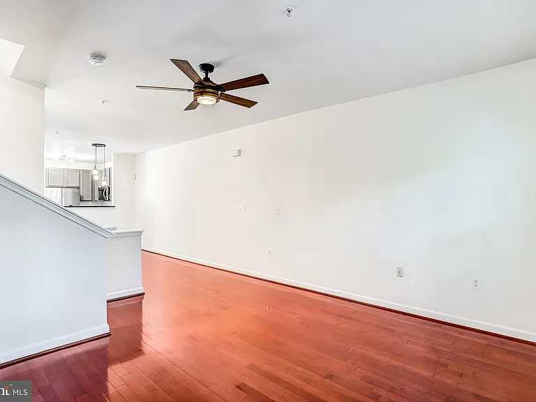 42526 Mayflower Ter — Photo 19