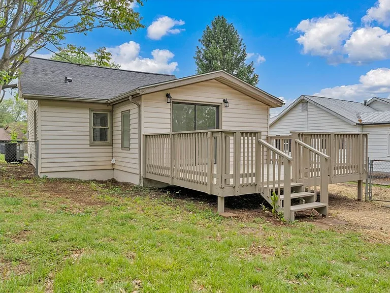 4532 Tacoma St NE — Photo 15