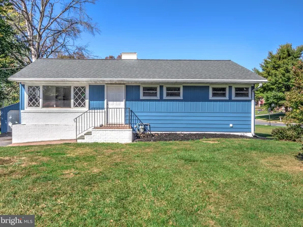 1905 Blue Ridge Dr, Lancaster, PA 17603