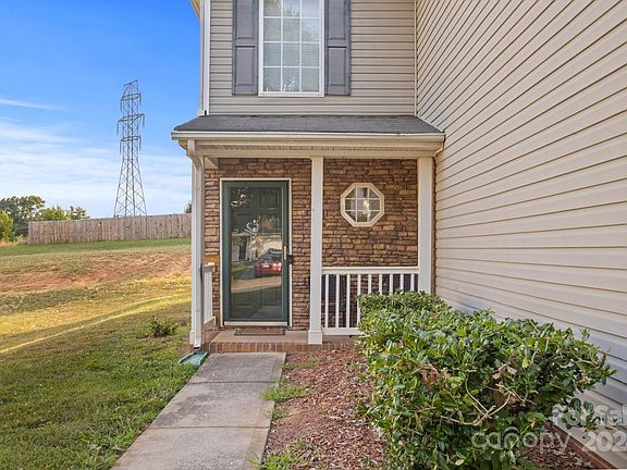 3rd image of 1101 Crowders Woods Dr