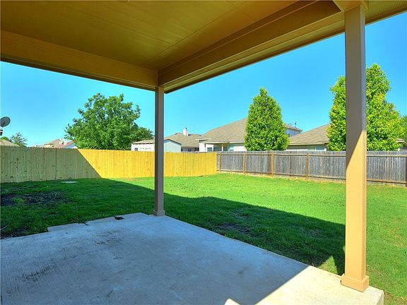 5th image of 18716 Dry Pond Dr