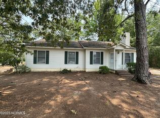 321 McLean St, Laurinburg, NC 28352