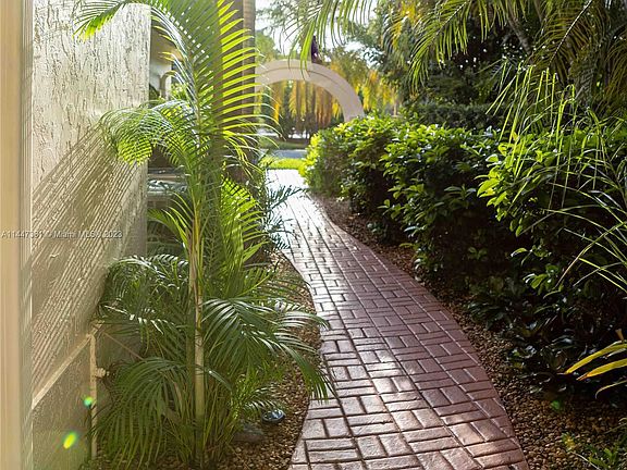 4th image of 4957 NW 93 Doral Pl