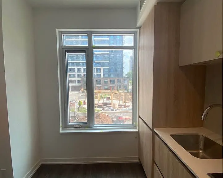 8 Beverley Glen Blvd #C206 — Photo 4