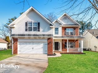 318 McGinn Grove Dr, Charlotte, NC 28216