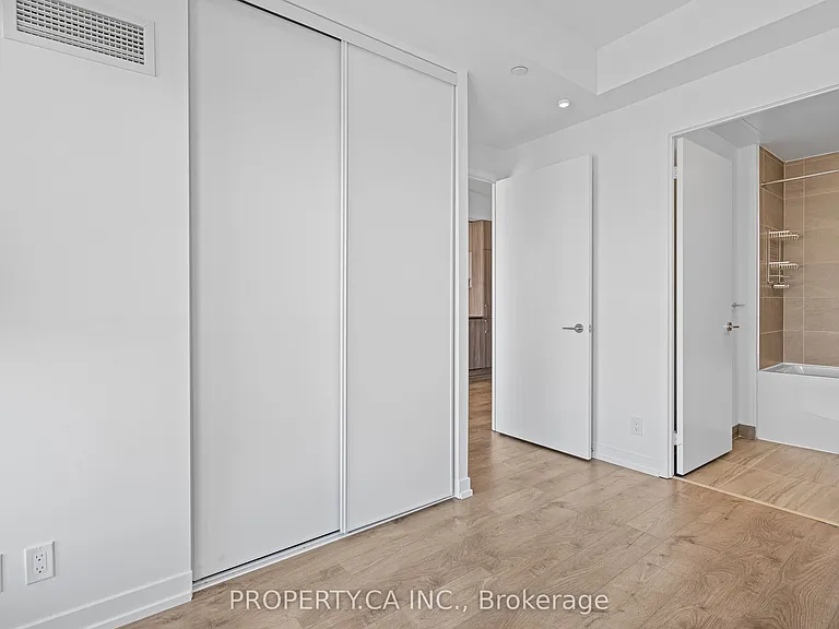 950 Portage Pkwy #4915 — Photo 16