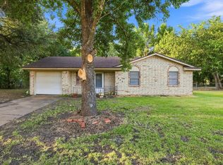 1008 Yeager St, Honey Grove, TX 75446