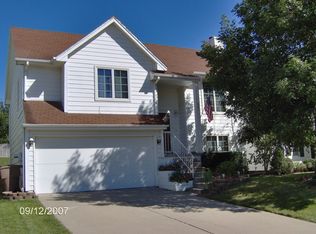 541 53rd St, West Des Moines, IA 50266