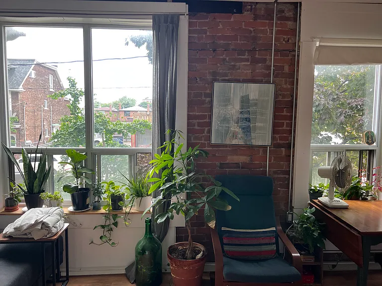 225 Gladstone Ave — Photo 19