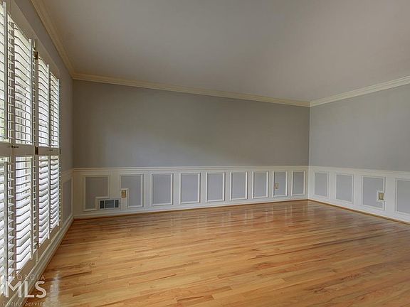 4th image of 113 Colonnade Dr