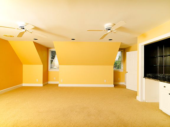 Bonus Room or 4th Bedroom