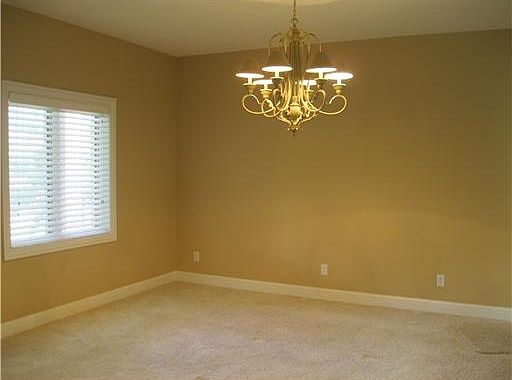 5th image of 27 Skelton Dr