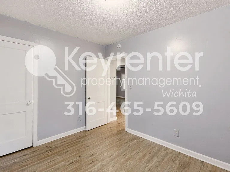 915 N Harding Ave — Photo 18