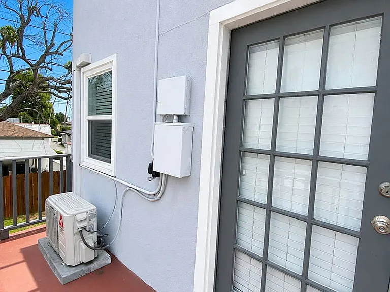 88 S Allen Ave — Photo 34