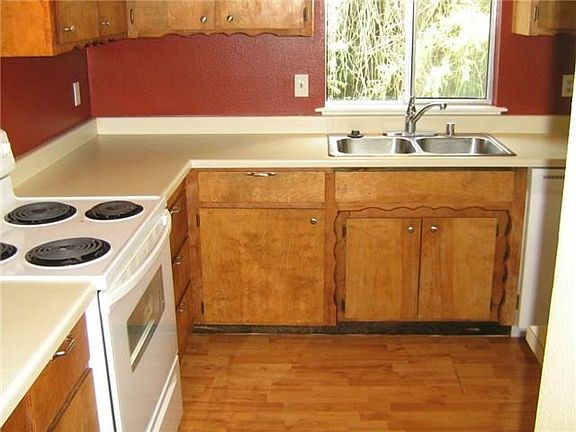 4th image of 6522 58th St NE