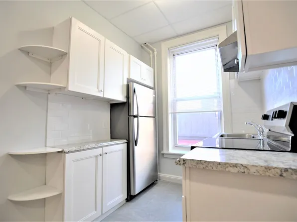 537 Washington Street image 2 of 16