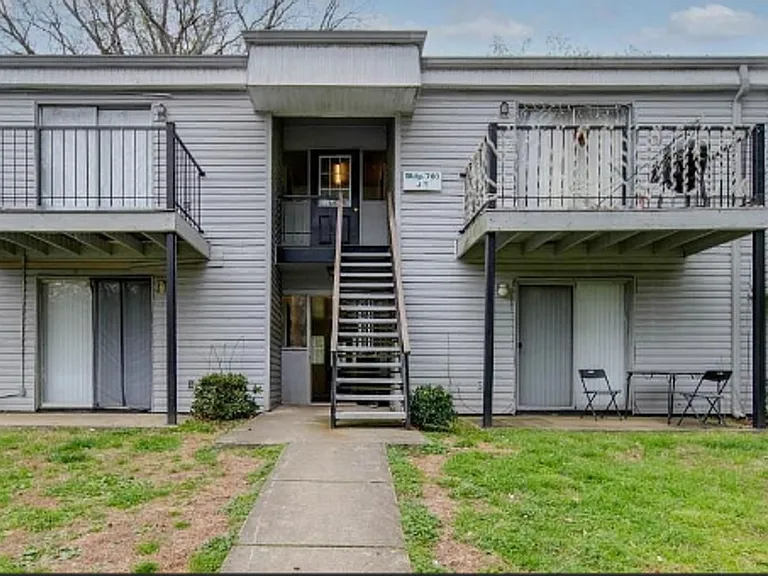 702 Farmhurst Dr #N — Photo 1