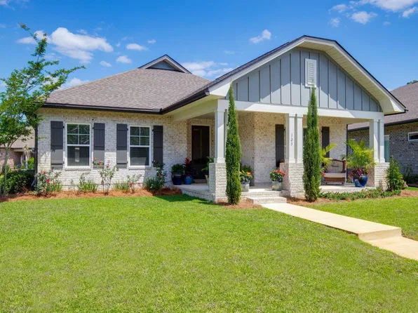 123 Oyster Blvd, Freeport, FL 32439