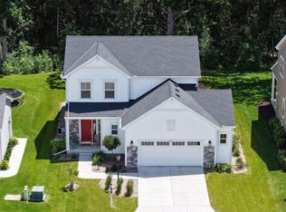 524 Wild Oak Rd, Hartland, WI 53029
