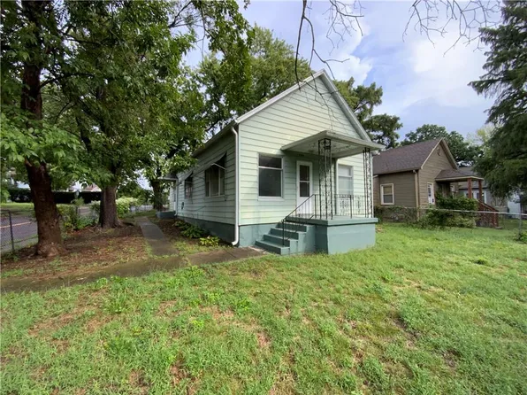 506 Vine St, Leavenworth, KS 66048