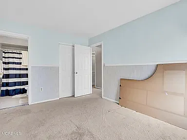 565 Woodbine Ln — Photo 16