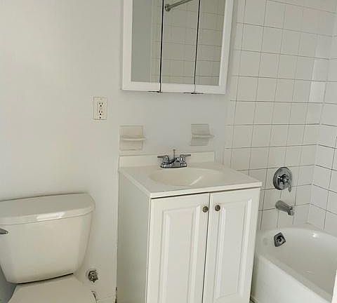 3rd image of 44 E Sidney Ave #15D