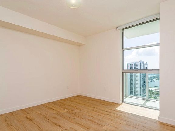 3rd image of 1510 NE Miami Pl #2007