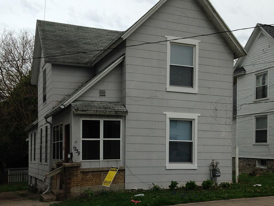 1st image of 1239 N Ave NE