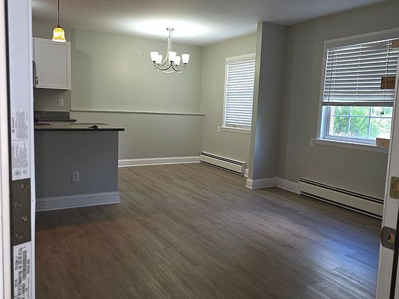 2nd image of 289 Mulberry Ave #2