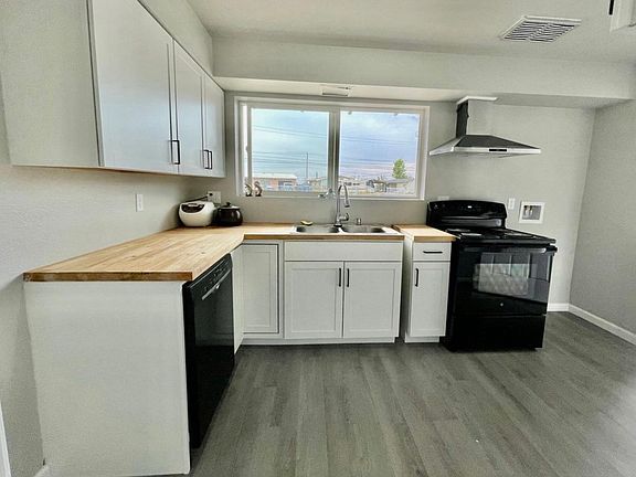 5th image of 160-162 Carswell Dr #2