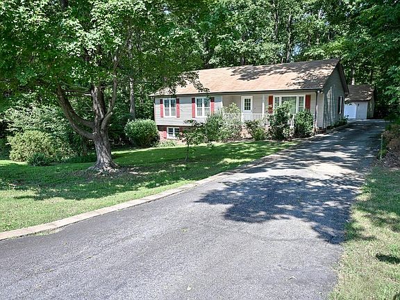 2nd image of 1602 Briery Rd