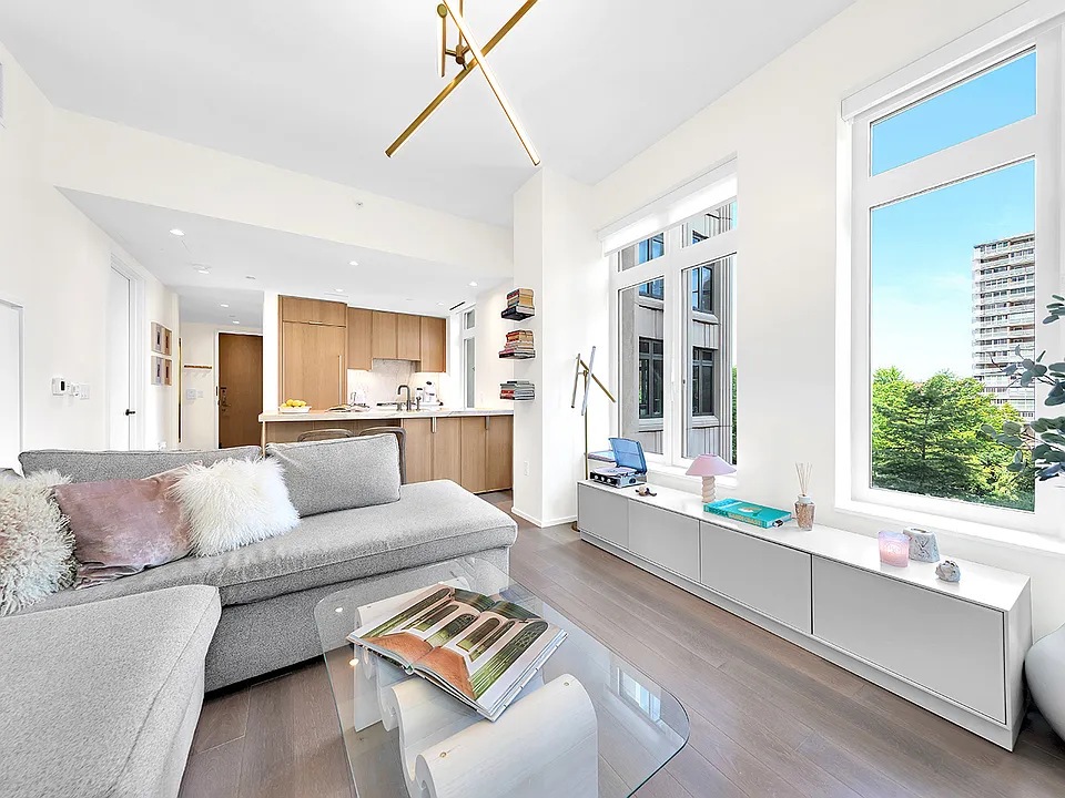543 W 122nd St #3D