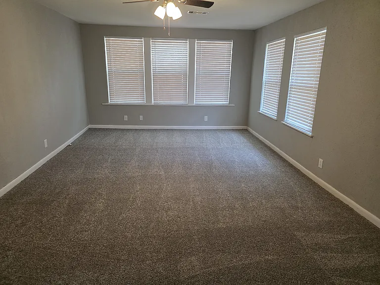 2405 Vance St — Photo 5