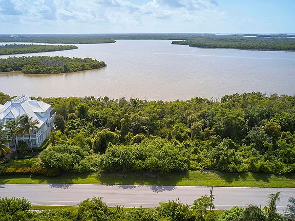 5th image of 870 Whiskey Creek Dr