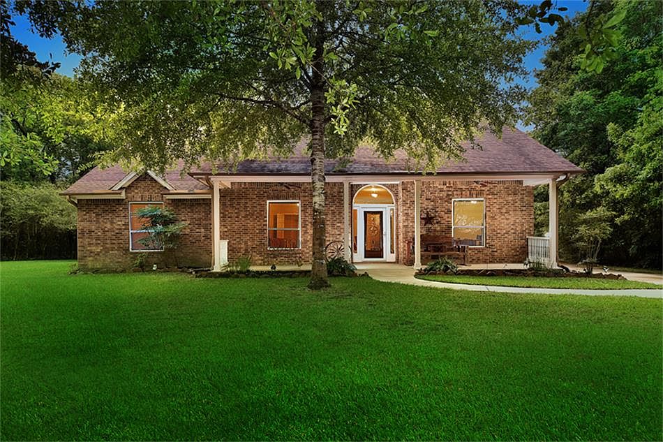 1st image of 413 Trade Winds Ct