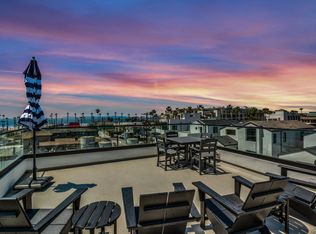 227 1st St #3, Huntington Beach, CA 92648