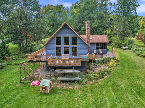 6070 Valley Trl, Dimondale, MI 48821