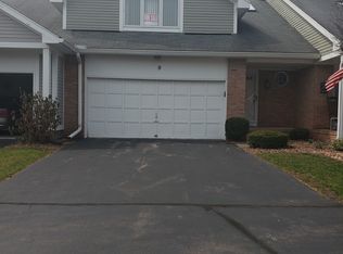 9 Running Brook Ln, Rochester, NY 14626